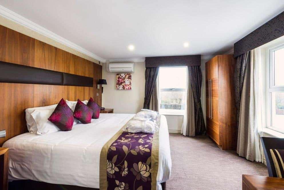 Ramada By Wyndham Cheltenham Golden Valley Camera foto