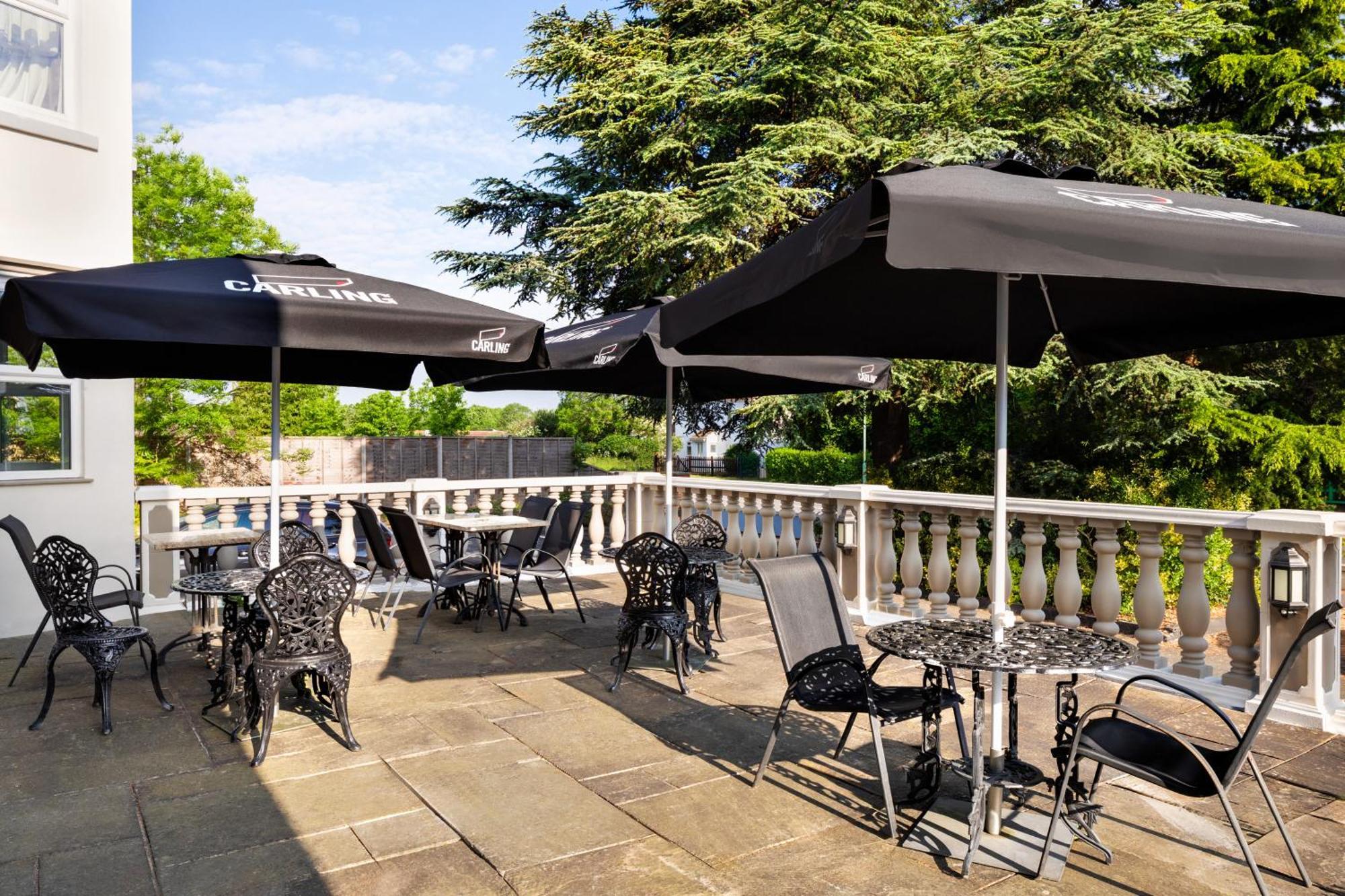 Ramada By Wyndham Cheltenham Golden Valley Esterno foto
